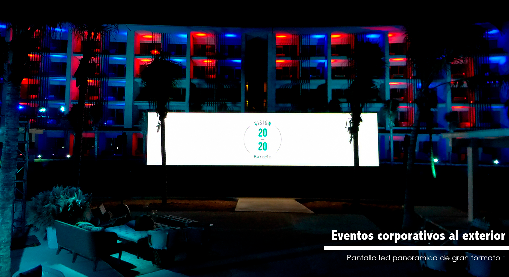 Pantalla led panoramica ext.png